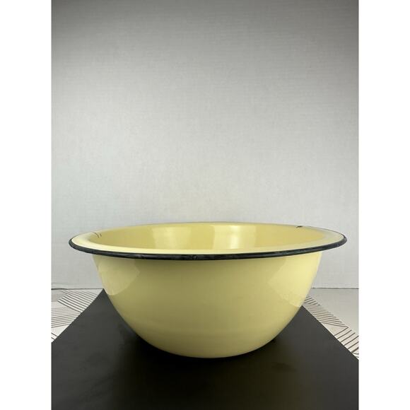 Vintage Enamelware Yellow Bowl Black Rim Farmhouse Country Cookware 12x4.5” - Picture 2 of 6